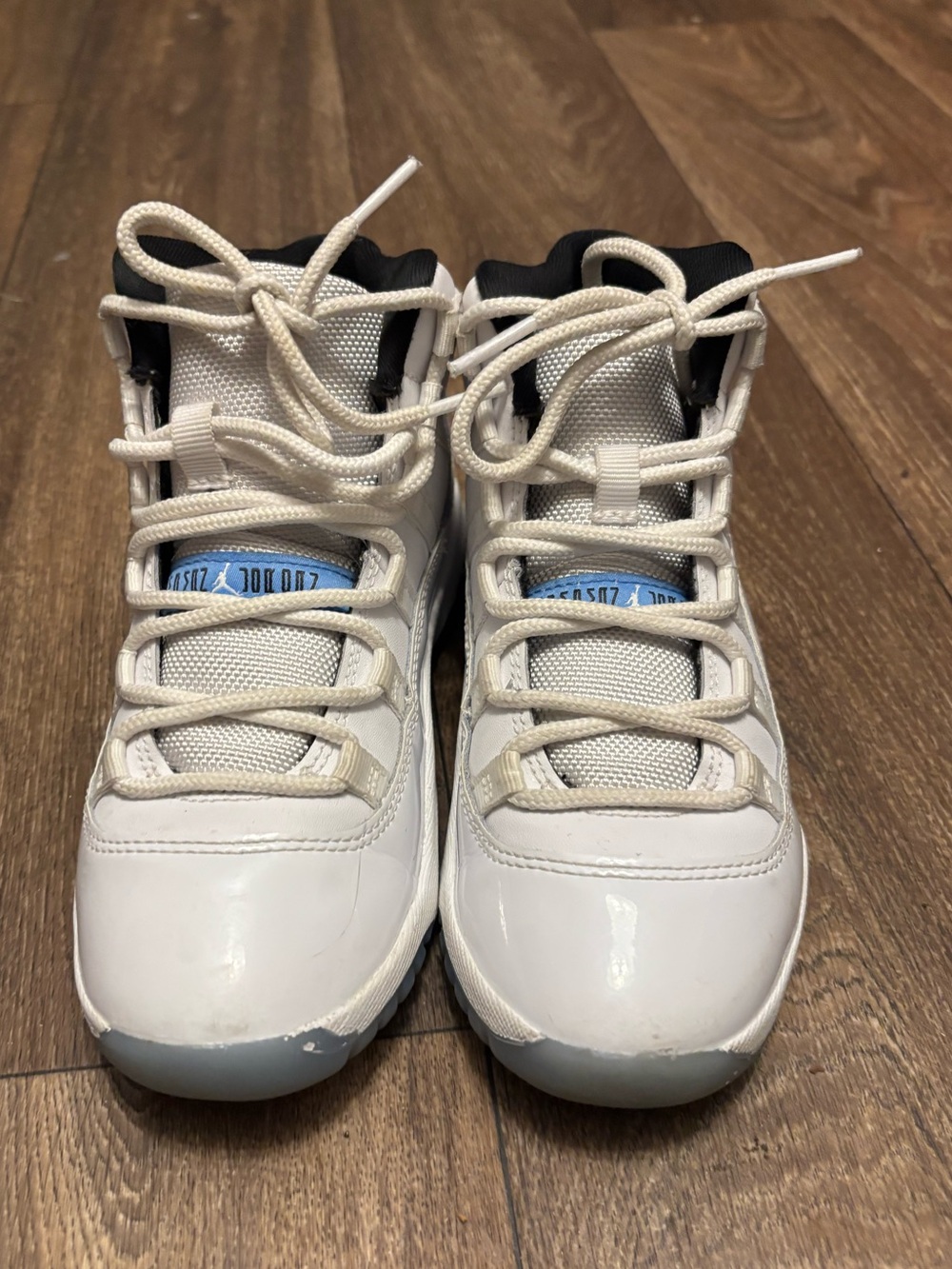 Kids' Air Jordan 11 Retro sneaker sz 2.5Y